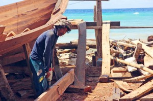 Boat builder in Bira