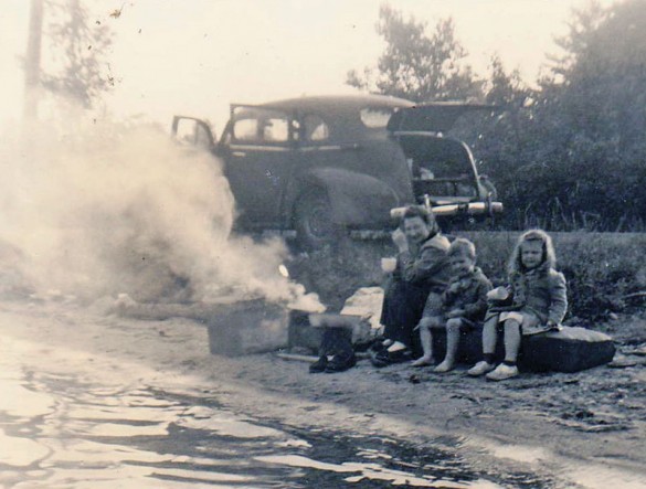 First road trip Ruth, Bill and Judy Dalton - 1948