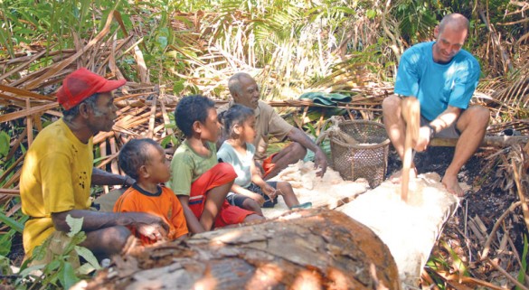 Loic Degen - Extracting fibre from a sago tree - Courtesy of Manon Greub