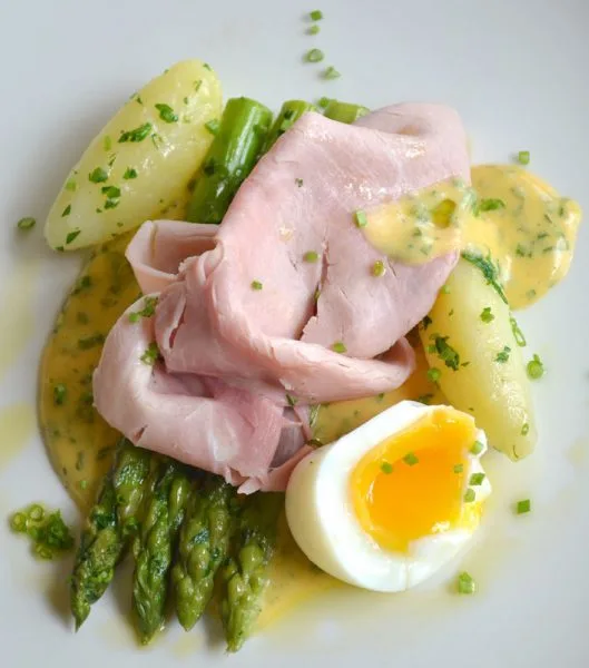 Green Asparagus with Ham at Chez Gado Gado