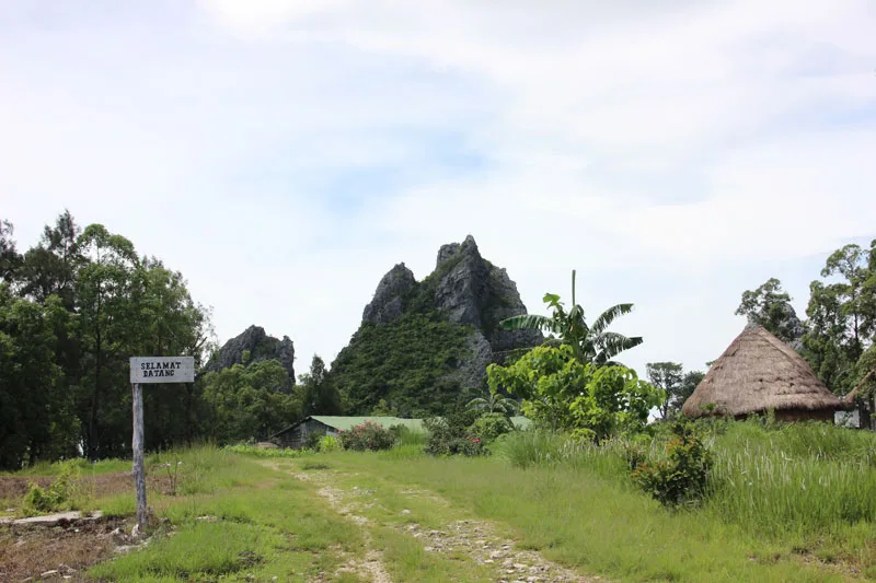 Entrance to Nausus in Mollo