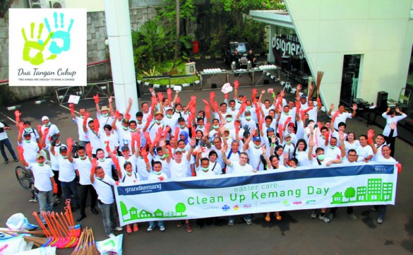 Clean Up Kemang Day with Grandkemang Hotel