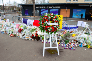 The wreath laid by French Foreign Minister in Paris | Photo Courtesy of Wikimedia