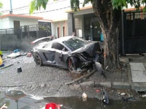 Wiyang Lautner (24) was racing his Lamborghini Gallardo against a red Ferrari in the East Java capital of Surabaya when he hit three people on the side of the street, killing one person