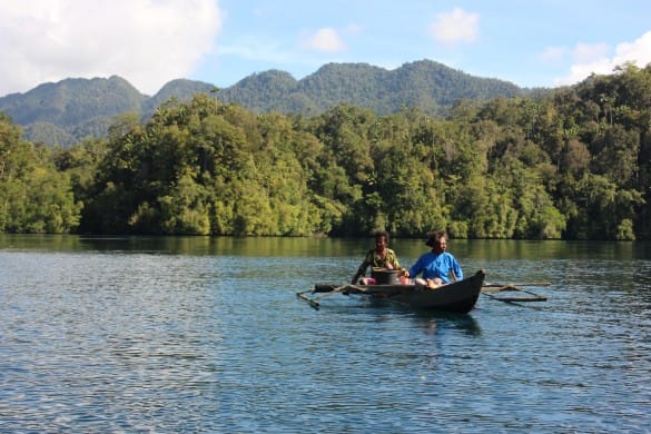 Indigenous fisherwomen from Mayalibit Bay, Waigeo island | Photo Courtesy of Grace Susetyo