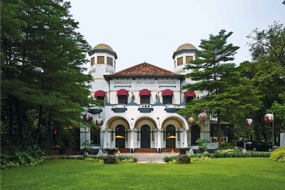 Tugu Kunstkring Paleis' Exterior