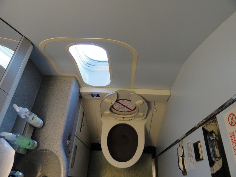 airplane-toilet