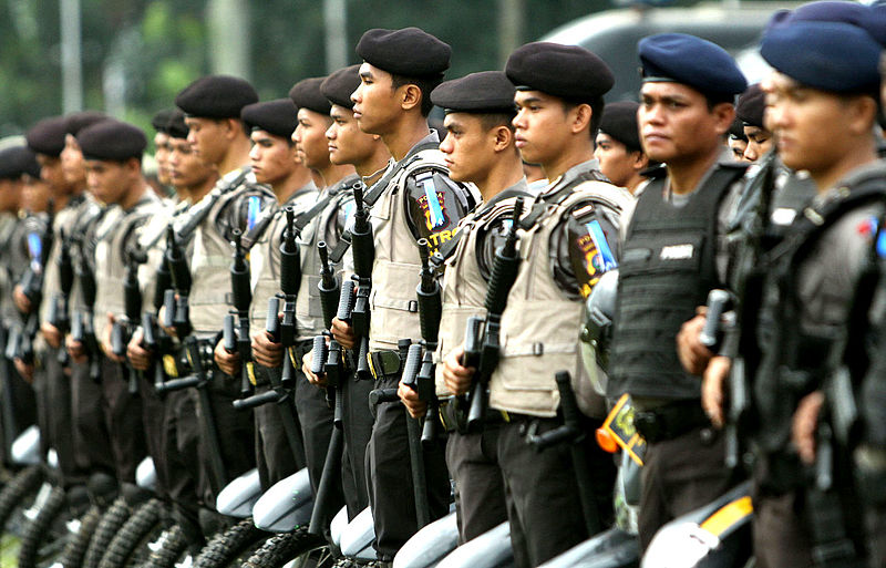 Indonesian Police Drug Smuggling