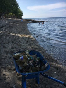 Danish tourist expressed his dismay at how much rubbish he had to clean up from a beach in Bali | Photo via Twitter