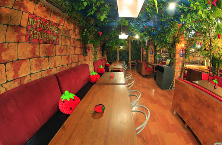 strawberry-cafe-jakarta