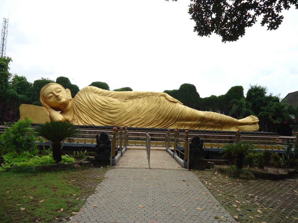 reclining Buddha Statues