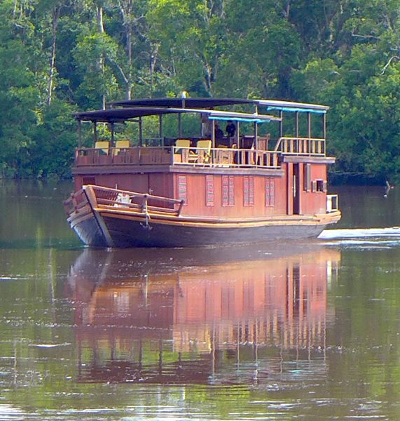 river cruise Borneo 