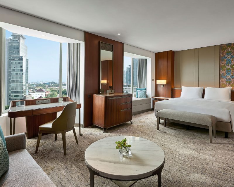 Grand Hyatt Jakarta Grand Deluxe living space