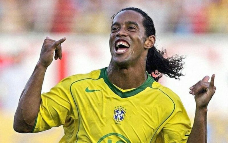 Ronaldinho bermain sepak bola klub di Indonesia – Indonesia Expo