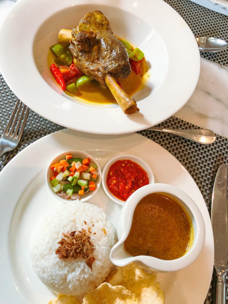 1928 Restaurant's Lunch Special: Lamb Shank Tongseng at The Hermitage Jakarta at The Hermitage Jakarta 