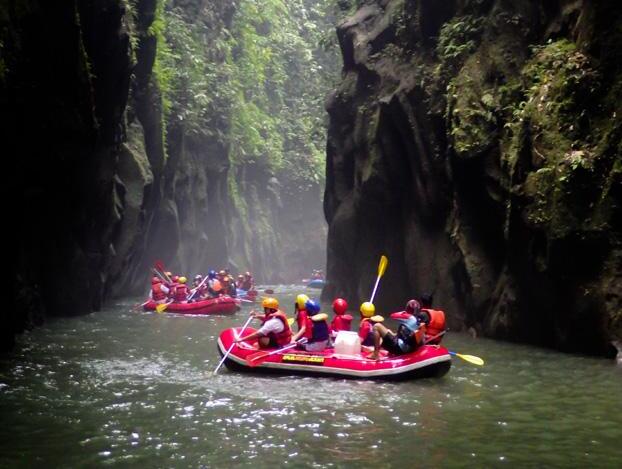 Rafting in Green Canyon