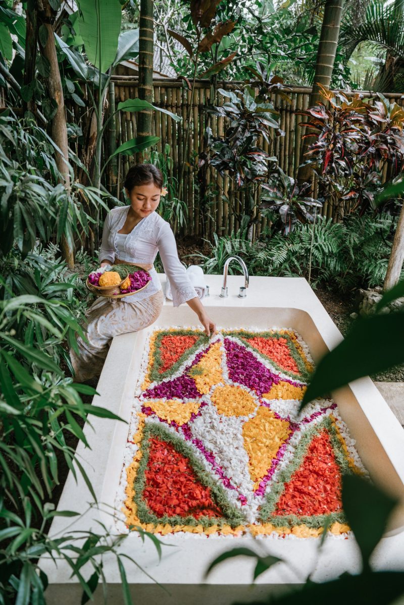 Flower bath at 1919 Spa at Korurua Dijiwa Ubud