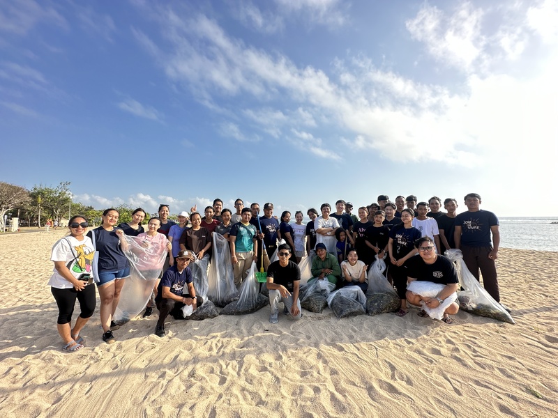 Sofitel Bali Nusa Dua Beach Resort Participates in International Coastal Cleanup Day
