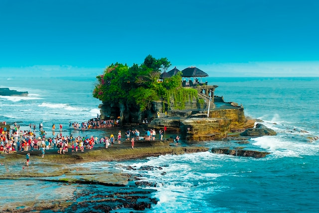 Indonesia's Tourism Sector Shows Positive Outlook for 2024