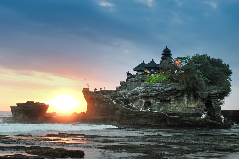 A guide for expats in Bali - Sunset at Tanah Lot