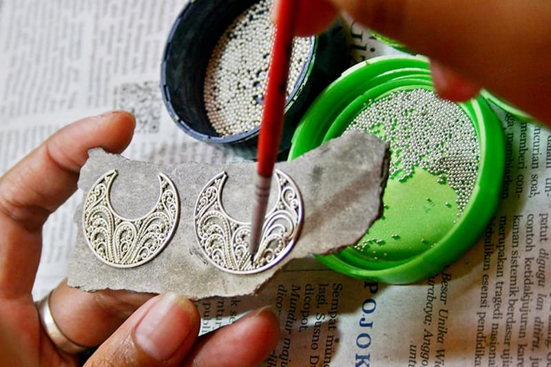 The process of silversmithing in Bali