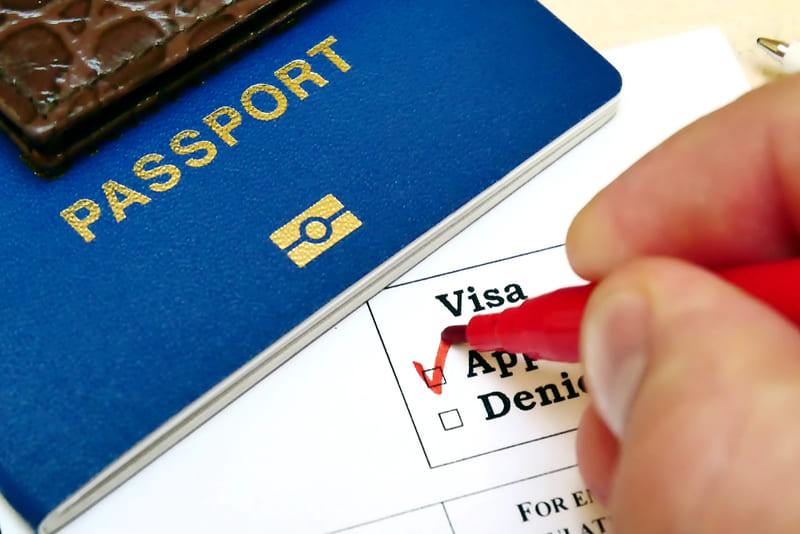 Don't Make the Wrong Choice, Here's the Difference Between a Tourist Visit Visa and a Visa on Arrival