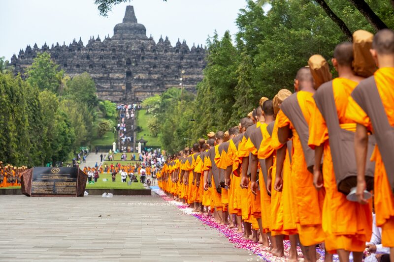 Approaching Vesak Day, Bhikkhu Thudong Commences Towards Borobudur Temple