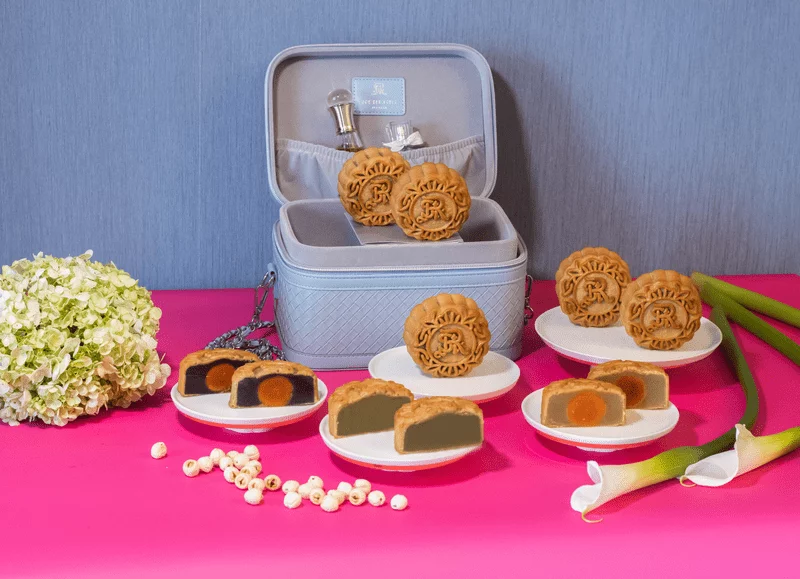 The St. Regis Jakarta - Mooncake - Celestial Blue