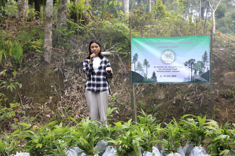 Kiranamulya Budi Arthanti: Rattan Planting Leader in the Meratus Mountains