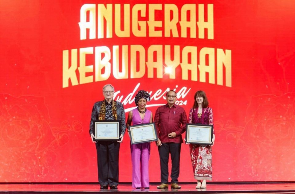 Foreign Nationals Honoured for Promoting Indonesian Culture at 2024 Indonesian Cultural Awards