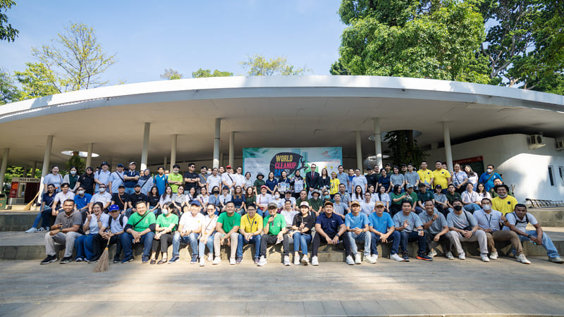 Ascott Indonesia Cleans Up Tebet Eco Park for World Cleanup Day 2024
