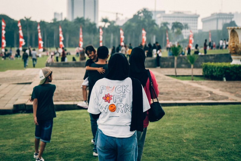 The Language of Indonesian Pop Culture: A Modern Blend of Slang, Social Media, and Regional Identity
