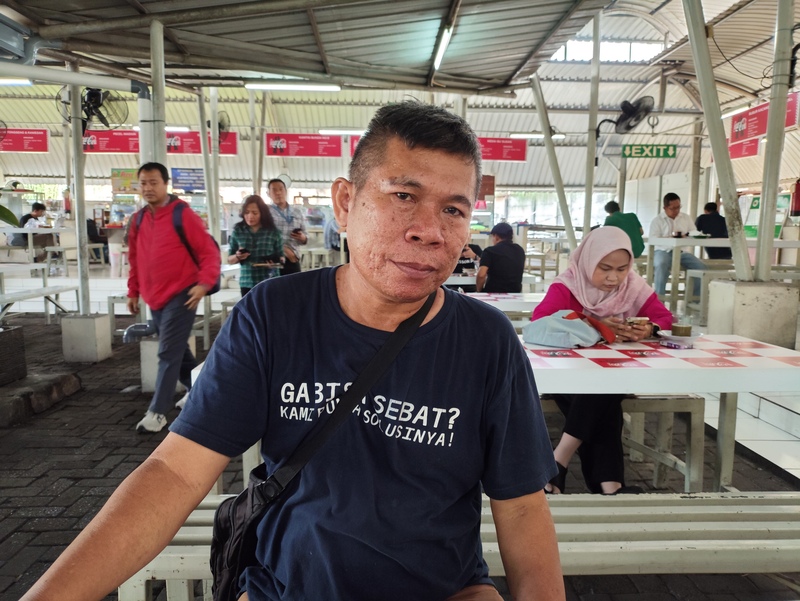 Ikin Kuswara: Dedication and Work Ethics in Old Age