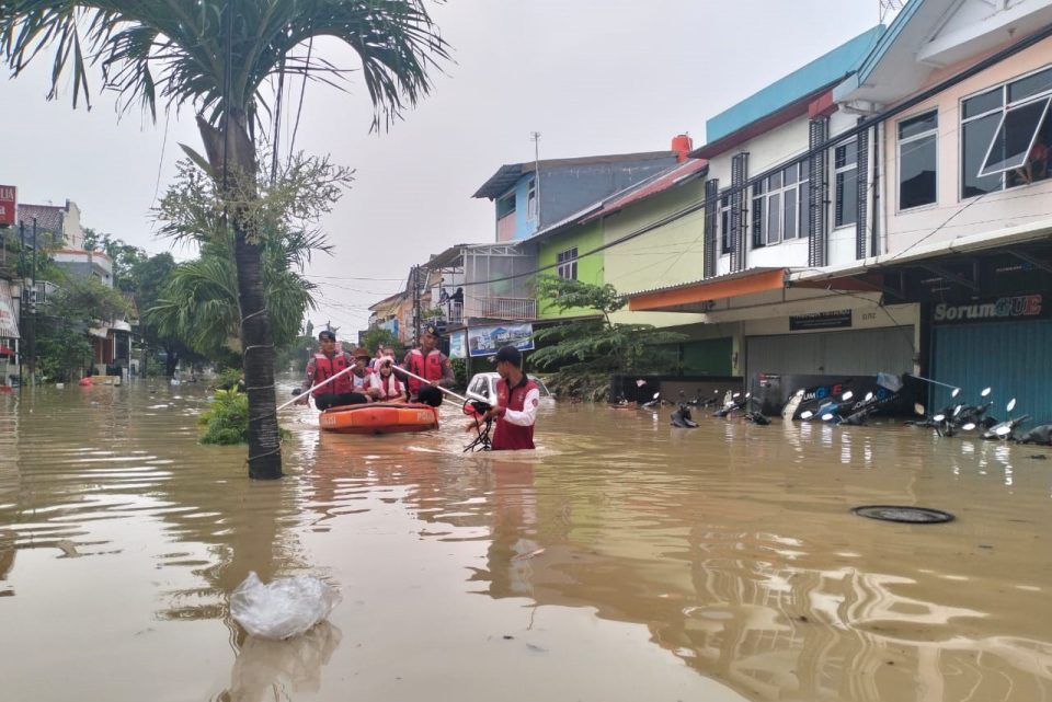 Jabodetabek Floods: Jakarta Residents Evacuated as Bogor Declares Emergency