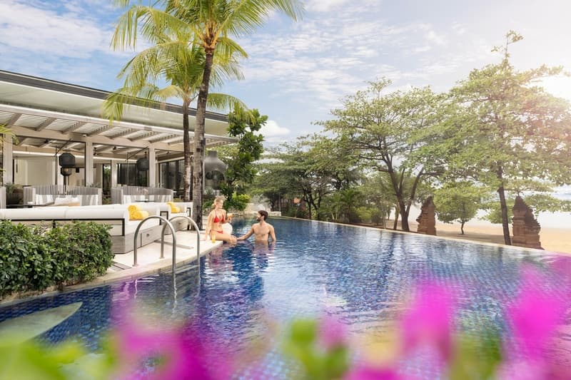 SKAI Pool & Bar