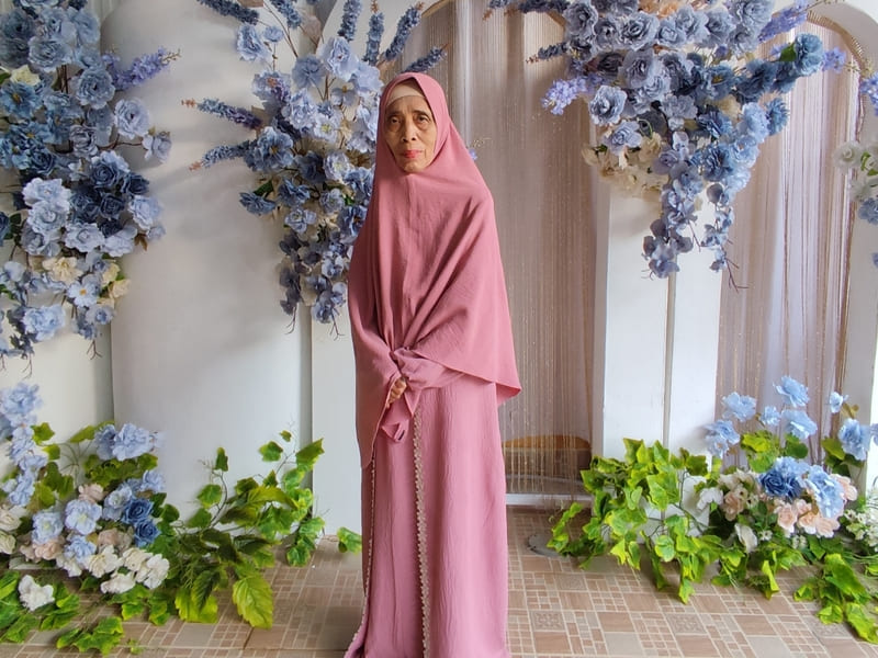 Iim Muslimah: An Inspiring Grandmother