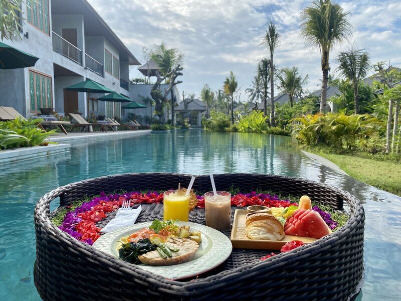 Floating Breakfast