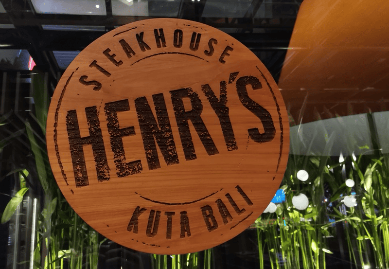 Henry's Steakhouse: A Supper Time Filled with Luscious Meats and Sweet Surprises
