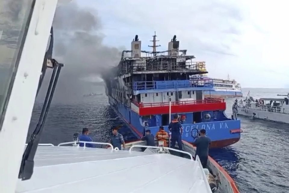 KM Barcelona Ship Catches Fire in North Sulawesi Waters, Hundreds of Passengers Evacuated