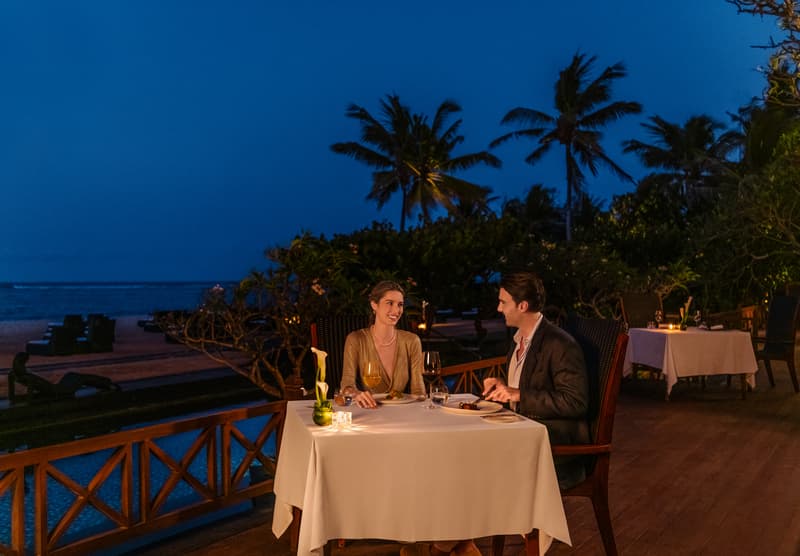 ELEVATED BEACHFRONT DINING AT KAYUPUTI RESTAURANT