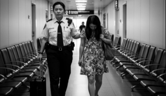 Immigration detains visitors using the wrong visa