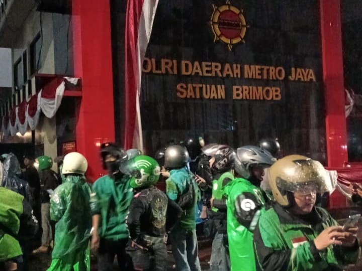 Online Motorcycle Taxi Driver Dies After Being Run Over by Mobile Brigade Vehicle