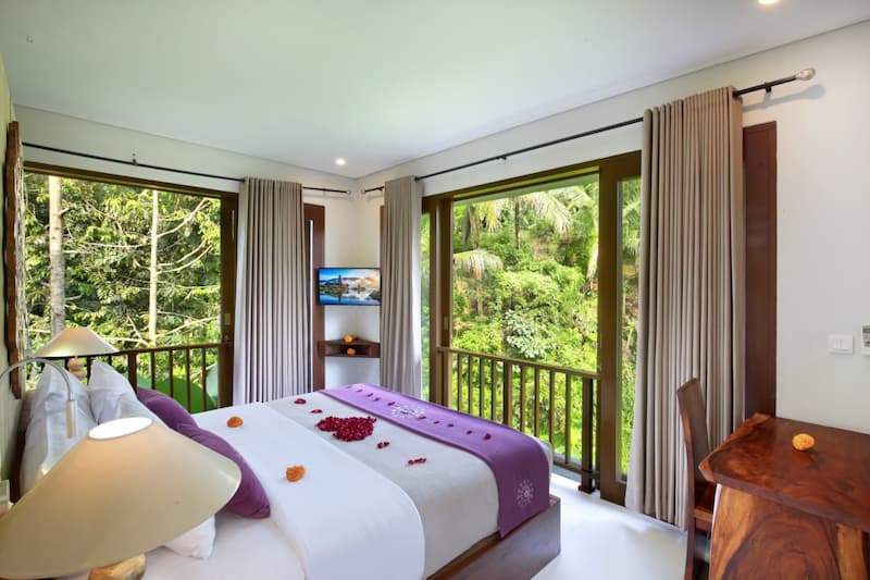 One-Bedroom Villa with Forest View