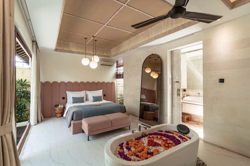 Romantic Villa in Seminyak, A Love Escape at La Vie Villa