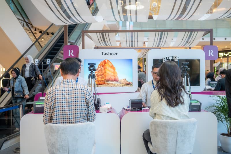 Booth Tasheer