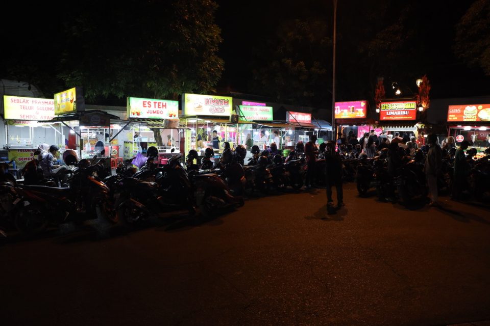 New Year’s Eve at Yogyakarta’s ‘Alun-Alun’: A Joy to Remember