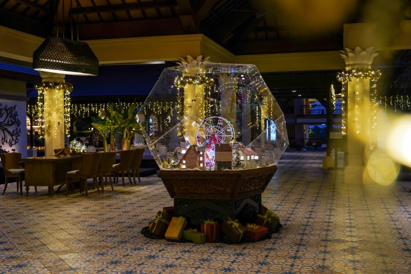 Giant Christmas Snowball - at The lobby