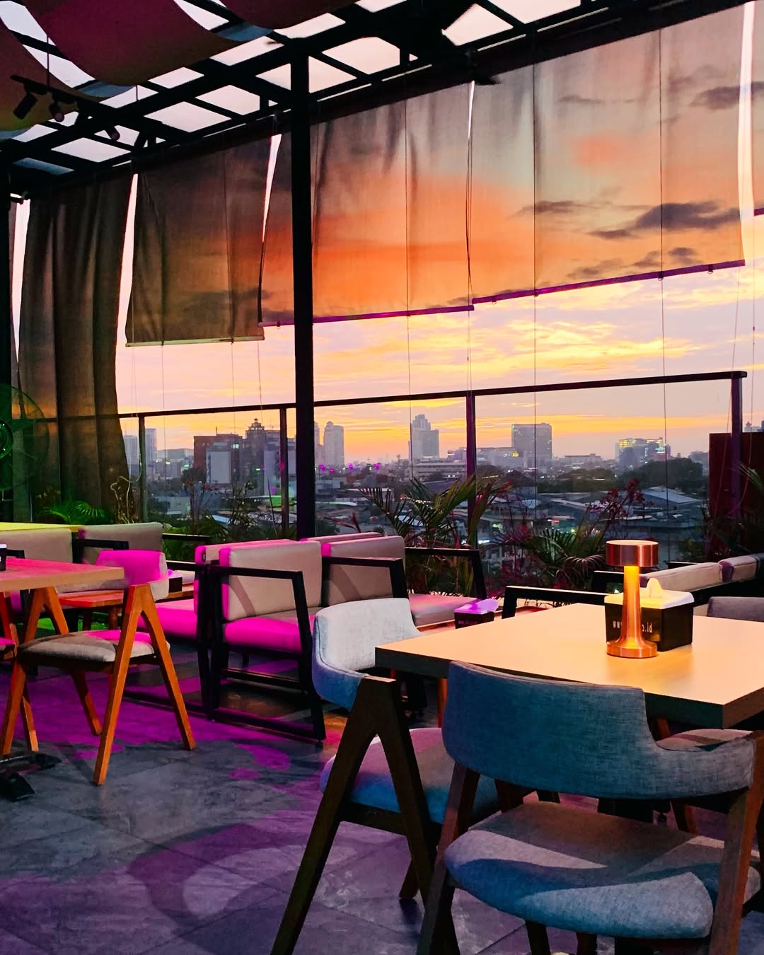 New Tables in Jakarta - La Vida LOCA