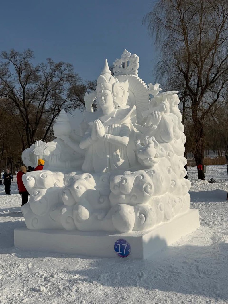 Dewi Dhanvantari - Ice Sculpture