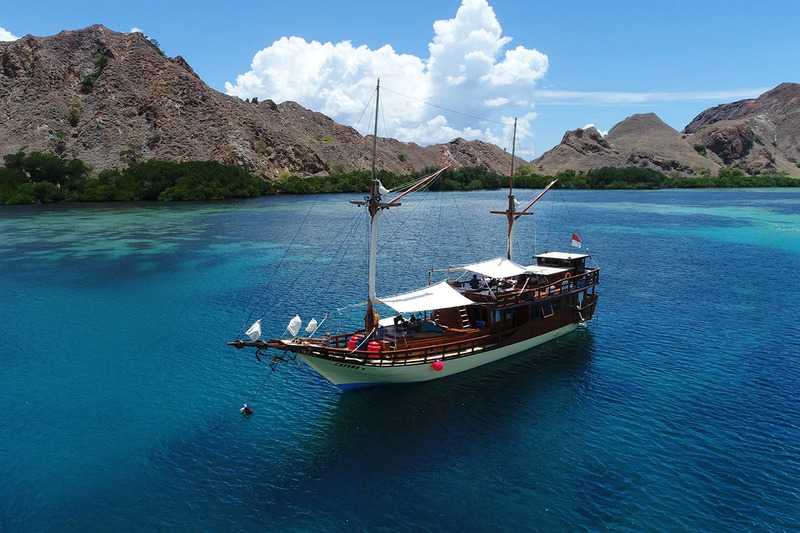 Ban on Tourist Ships Sailing in Labuan Bajo Extended Until 27 January